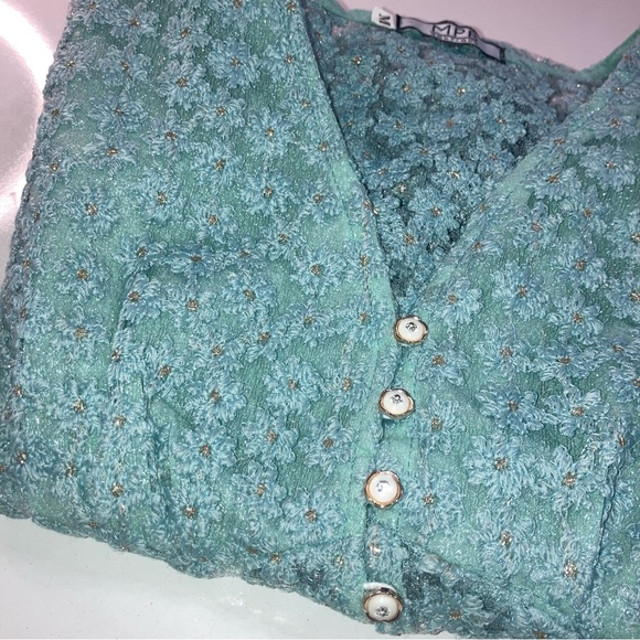 MPB Boutique blue lace top daisy pattern with dainty flowers buttons Size M - Picture 14 of 16